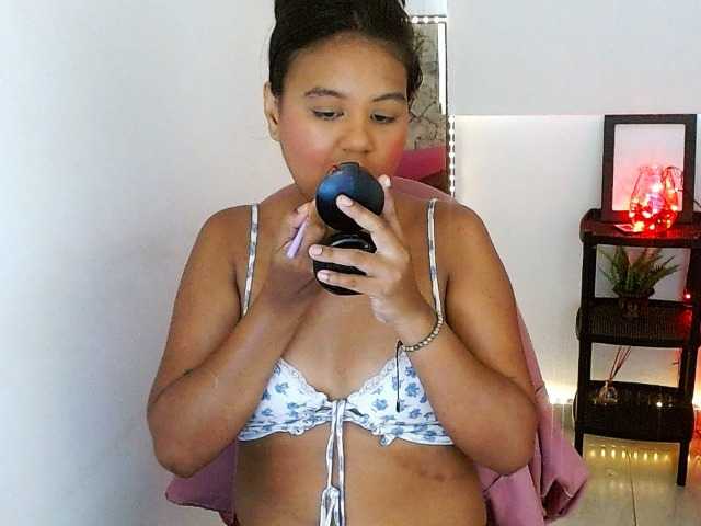 Shawnycarson live cam on BongaCams