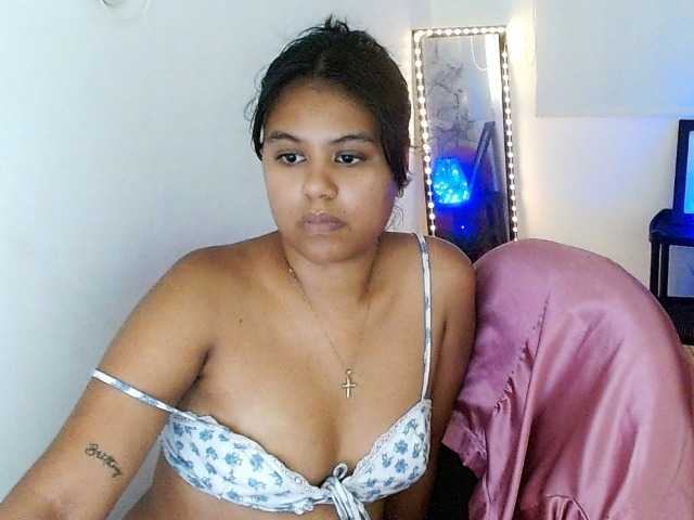 Shawnycarson live cam on BongaCams