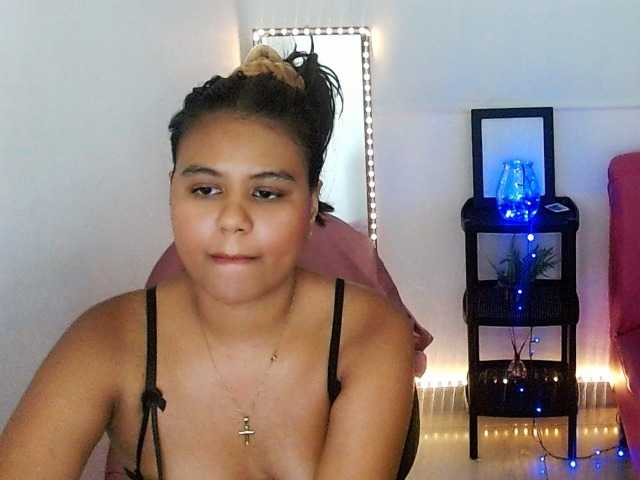 Shawnycarson live cam on BongaCams