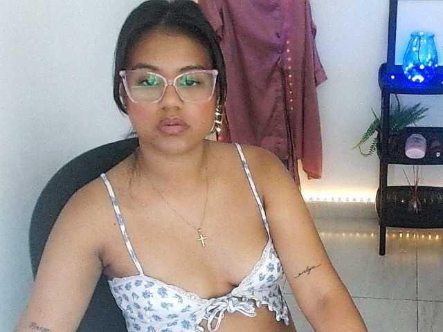 Shawnycarson live cam on BongaCams