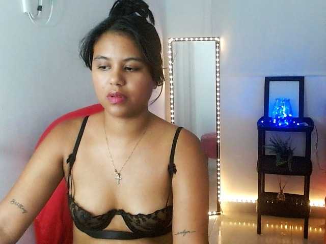 Shawnycarson live cam on BongaCams