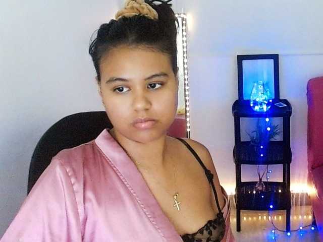 Shawnycarson live cam on BongaCams