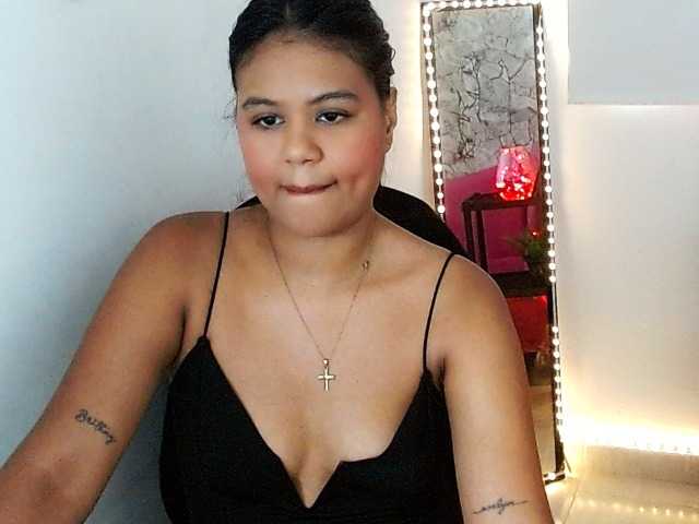 Shawnycarson live cam on BongaCams