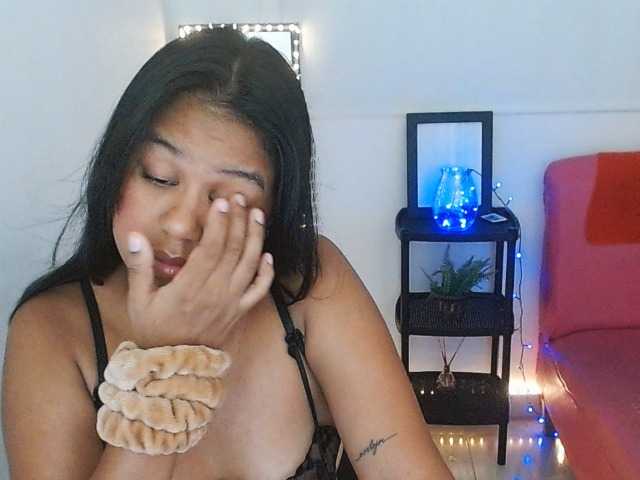 Shawnycarson live cam on BongaCams