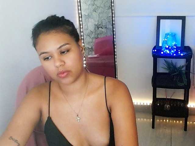 Shawnycarson live cam on BongaCams