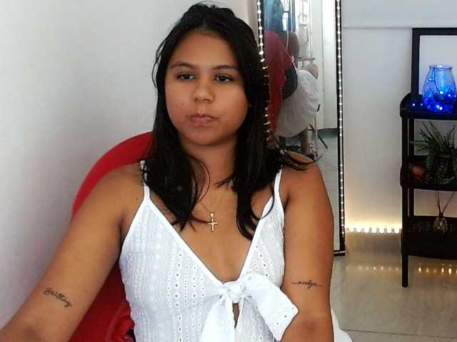 Shawnycarson live cam on BongaCams