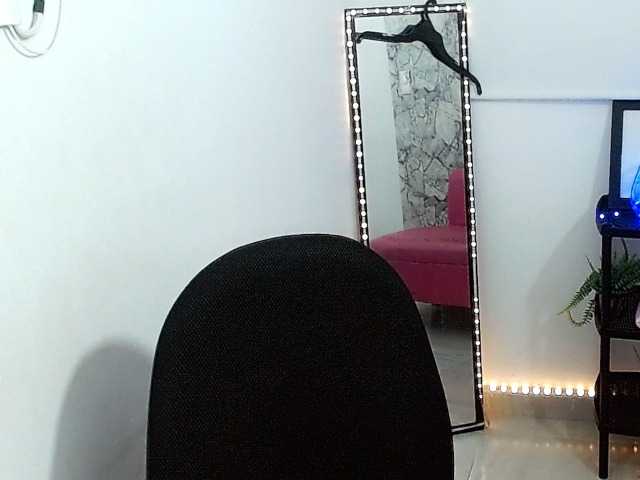 Shawnycarson live cam on BongaCams