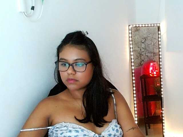 Shawnycarson live cam on BongaCams