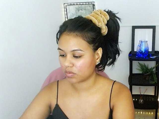 Shawnycarson — live female cam