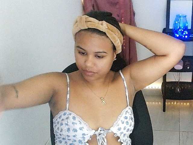 Shawnycarson live cam on BongaCams