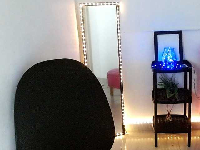 Shawnycarson live cam on BongaCams
