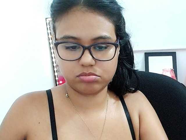 Shawnycarson live cam on BongaCams