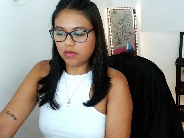 Shawnycarson live cam on BongaCams