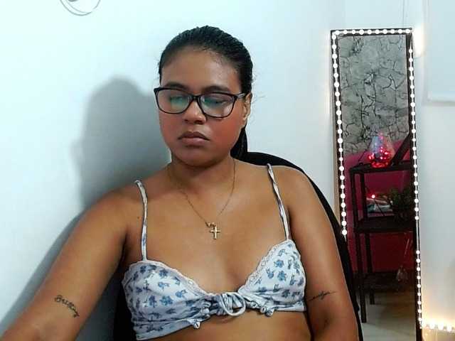 Shawnycarson live cam on BongaCams