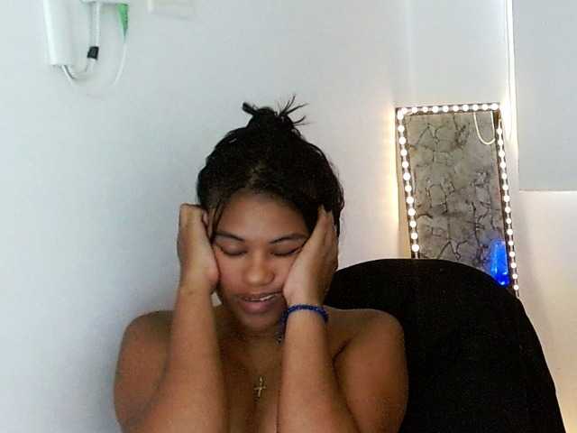 Shawnycarson live cam on BongaCams