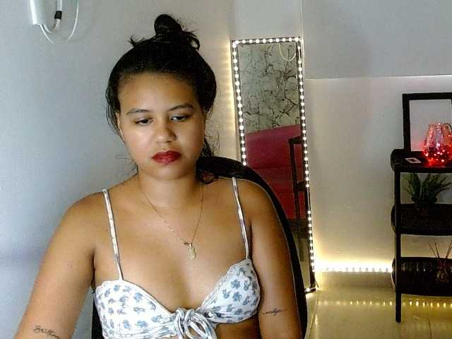Shawnycarson webcam bongacams model stream image