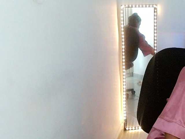 Shawnycarson live cam on BongaCams