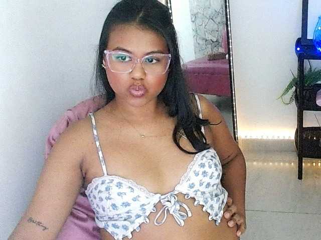 Shawnycarson live cam on BongaCams