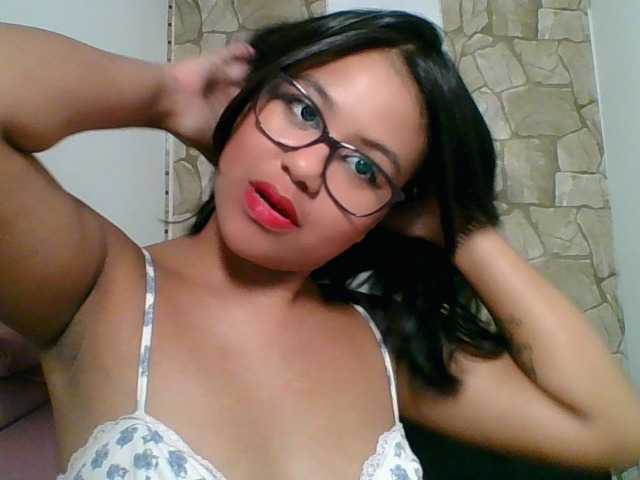 Shawnycarson live cam on BongaCams