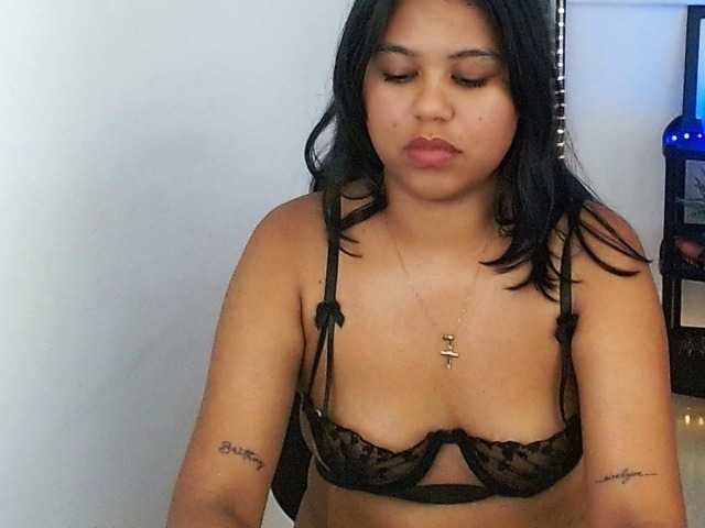 Shawnycarson live cam on BongaCams