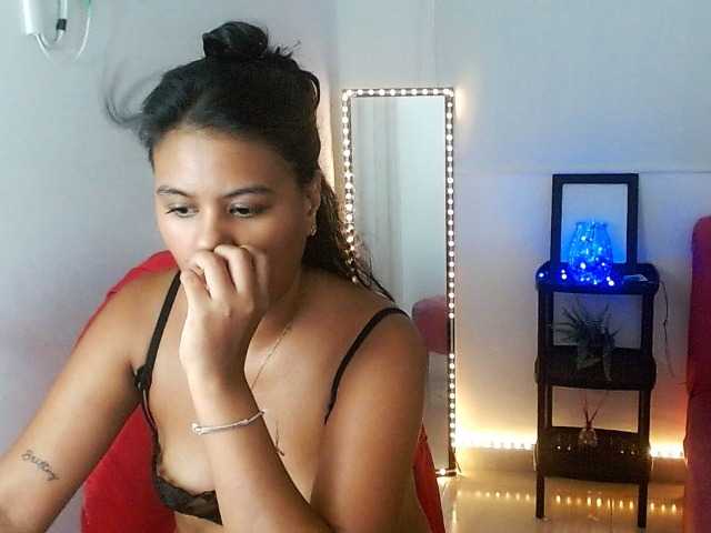 Shawnycarson live cam on BongaCams