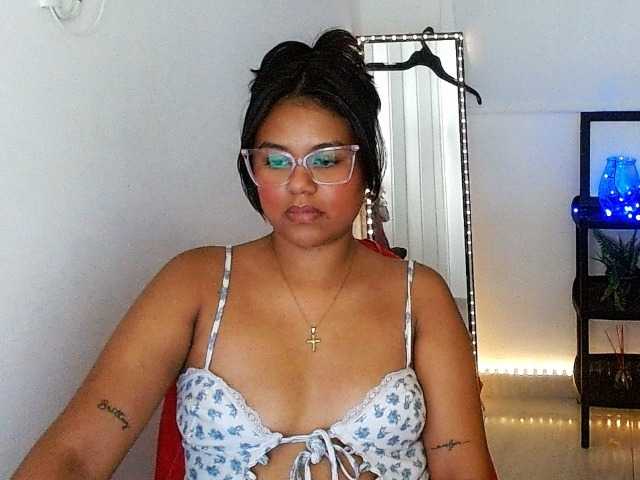 Shawnycarson live cam on BongaCams