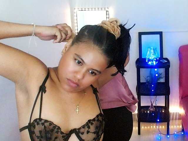 Shawnycarson live cam on BongaCams
