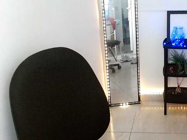 Shawnycarson live cam on BongaCams