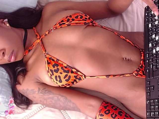 Jahzara live cam on BongaCams