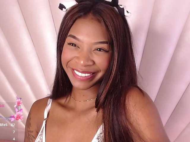 Jahzara live cam on BongaCams