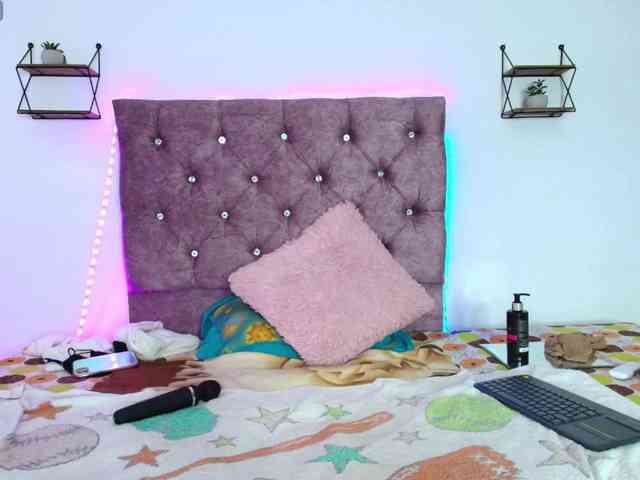 Rousemilf4u- Live Webcam on BongaCams