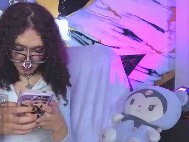 Dark-nina-'s cam show statistics and live stream