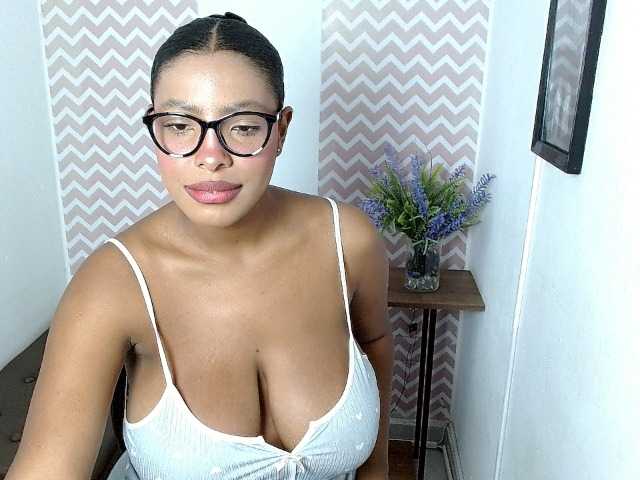 ShantalCarson live cam on BongaCams