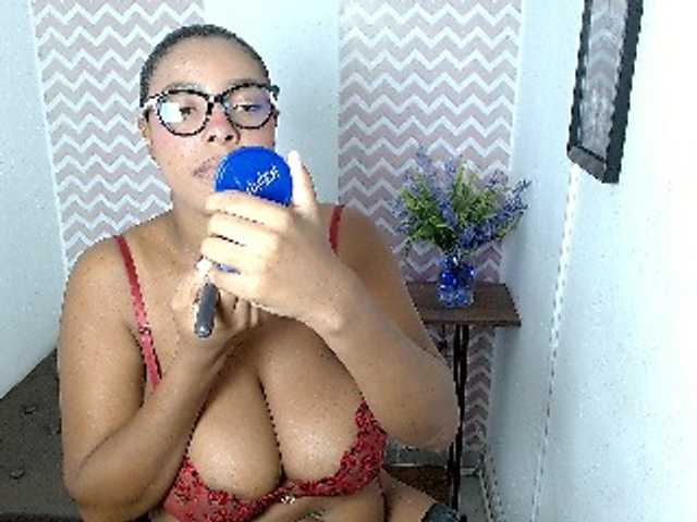 ShantalCarson live cam on BongaCams