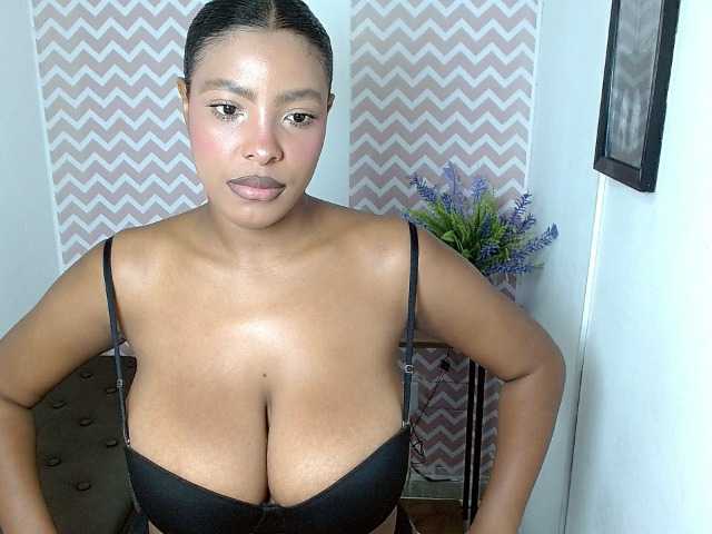 ShantalCarson live cam on BongaCams