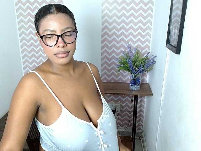ShantalCarson live cam on BongaCams