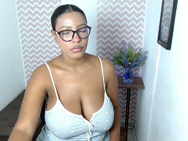 ShantalCarson live cam on BongaCams