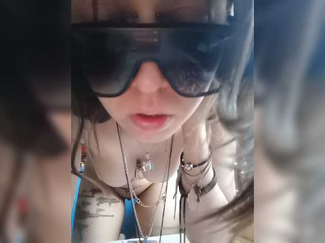 HEXAHEAD live cam on BongaCams