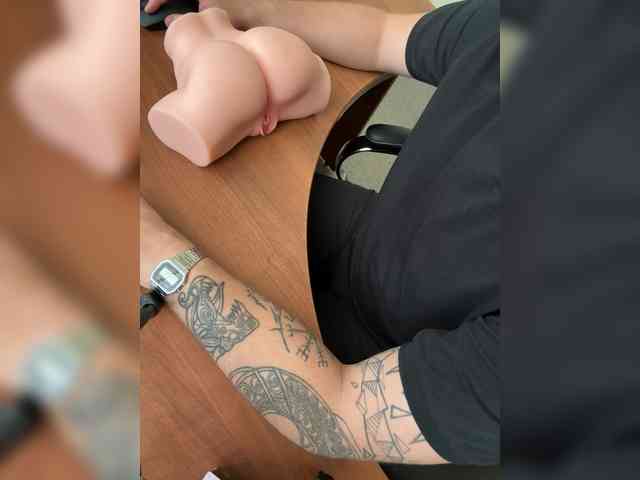 StoneUnder Sex Cam Show