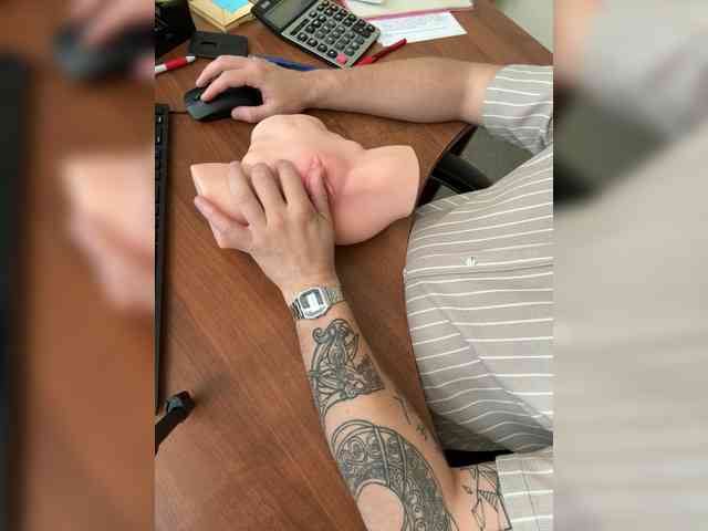 StoneUnder Sex Cam Show