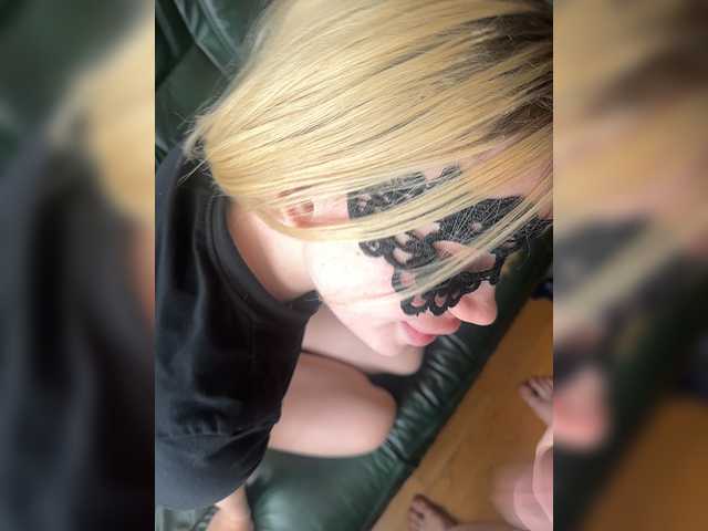 YOURDREAMa live cam on BongaCams