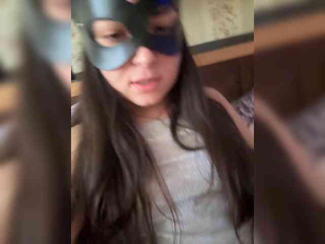 Model: AlisaAres