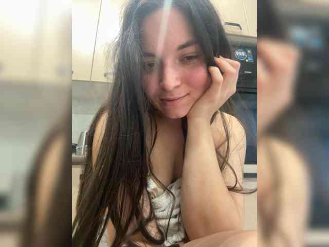 AlisaAres Live Webcam on BongaCams