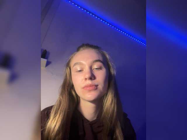 Melissashineee, 19 y/o - Live Cam on BongaCams