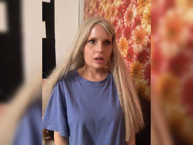 Milana40 live cam on BongaCams