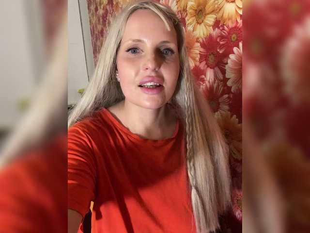 Milana40 live cam on BongaCams