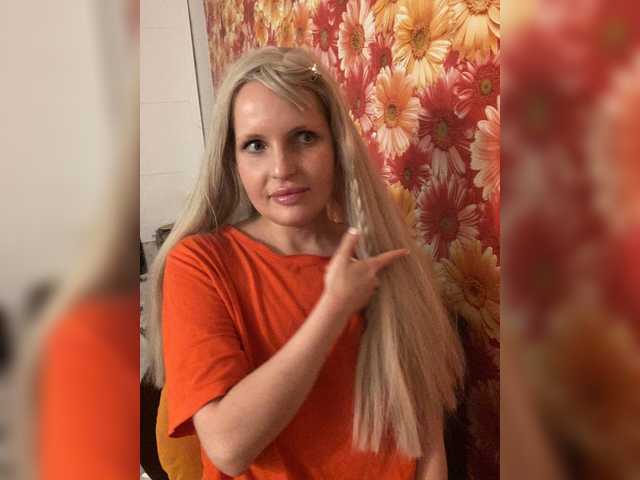 Milana40 live cam on BongaCams