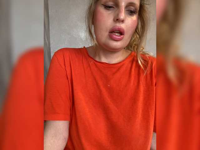 Milana40 live cam on BongaCams