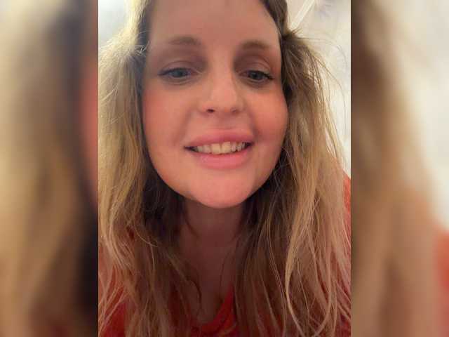 Milana40 live cam on BongaCams