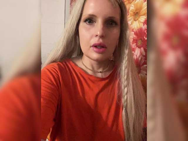 Milana40 live cam on BongaCams